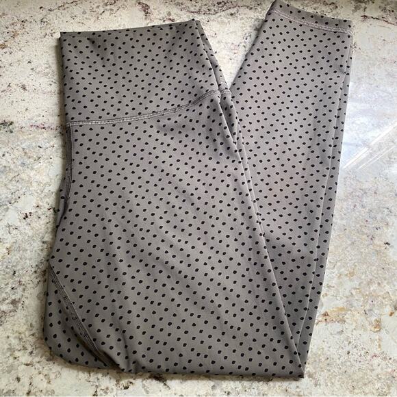 Everlane $68 Dot Perform Ankle Legging LG EUC - Picture 2 of 10